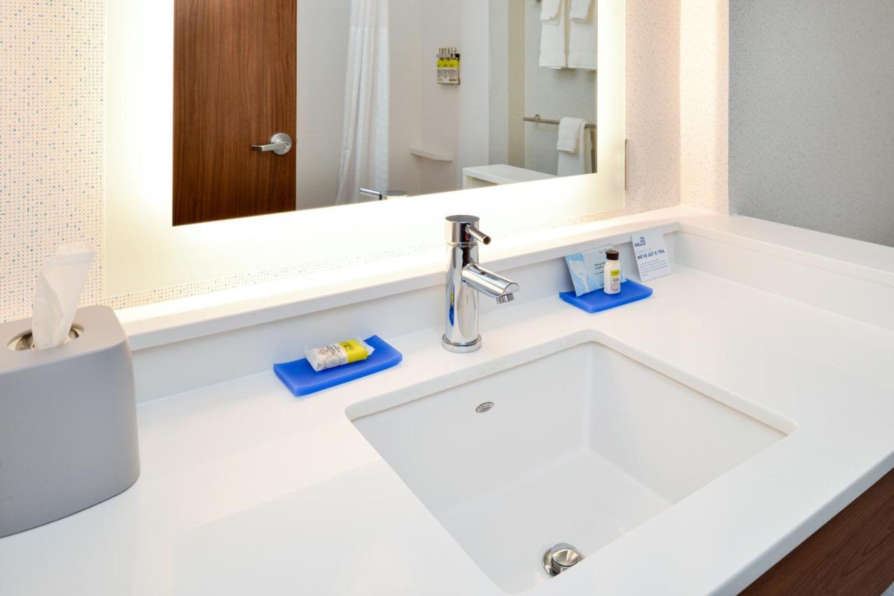Holiday Inn Express & Suites - Elko By Ihg Екстериор снимка