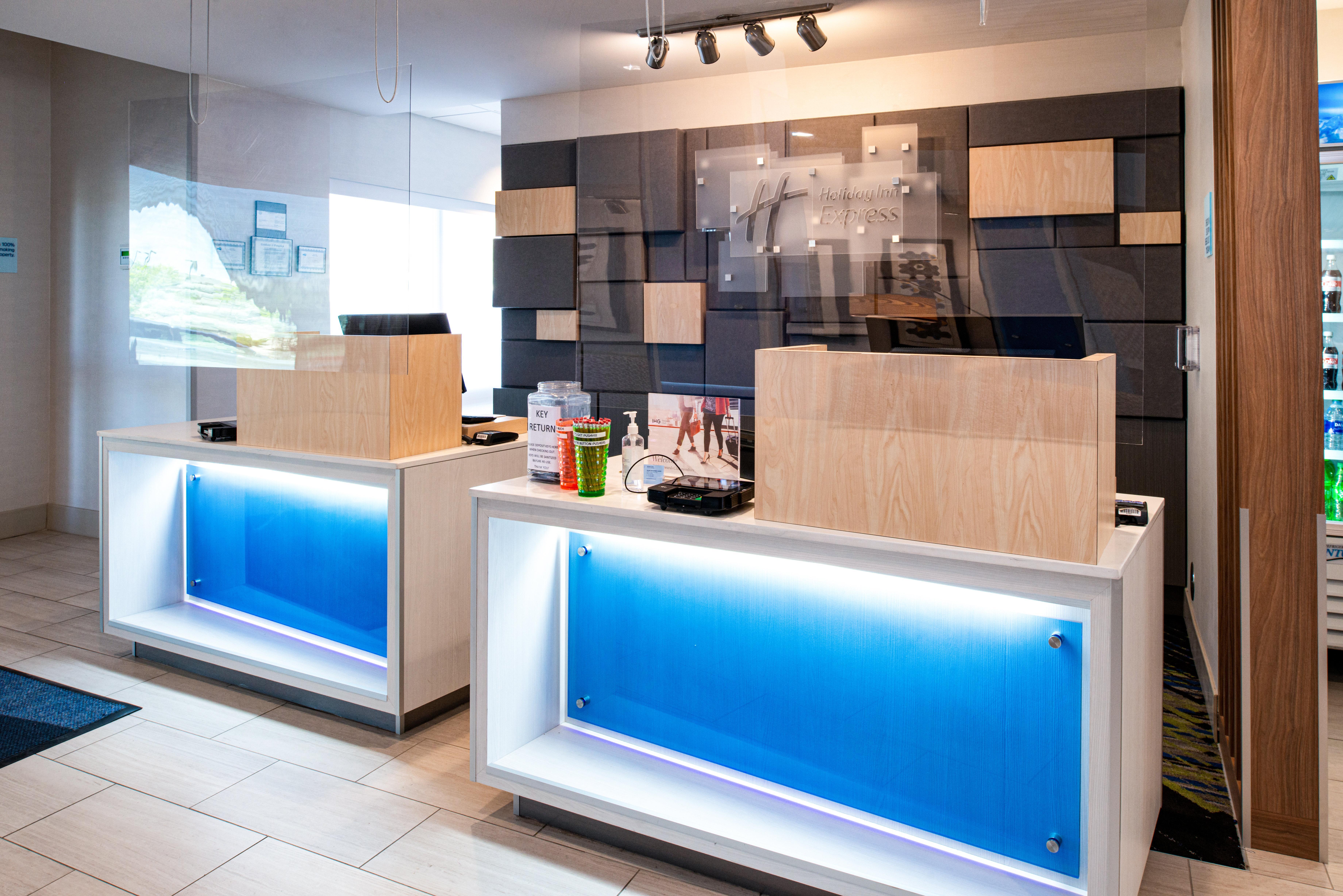 Holiday Inn Express & Suites - Elko By Ihg Екстериор снимка