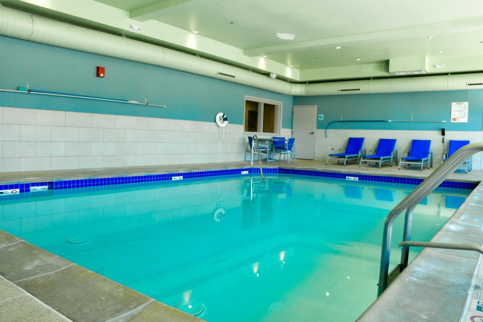 Holiday Inn Express & Suites - Elko By Ihg Екстериор снимка
